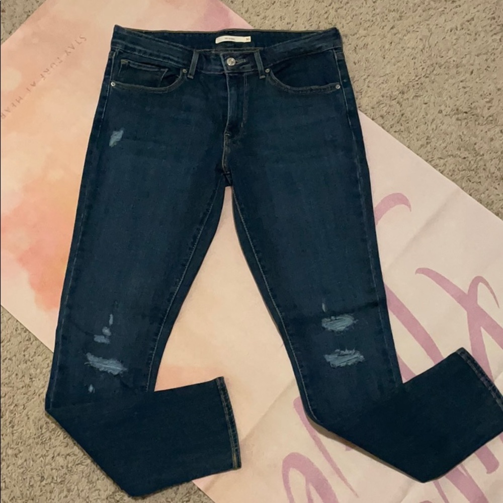 NWT Levi’s 711 skinny dark wash destructed